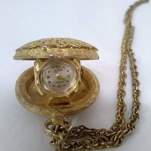 VINTAGE Dundee Necklace Hand Wind Watch 17 Jewel Collectible &/or Repair for Use
